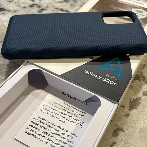 AXESSORIZE Galaxy S20+ PROTech Rugged phone case - Picture 8 of 9